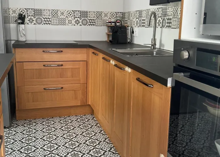 فيلة Au Petit Paradis *