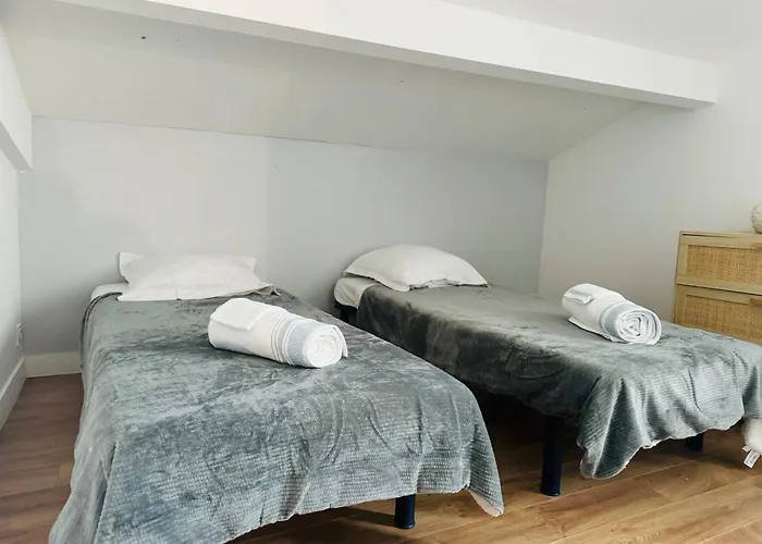 فيلة Au Petit Paradis